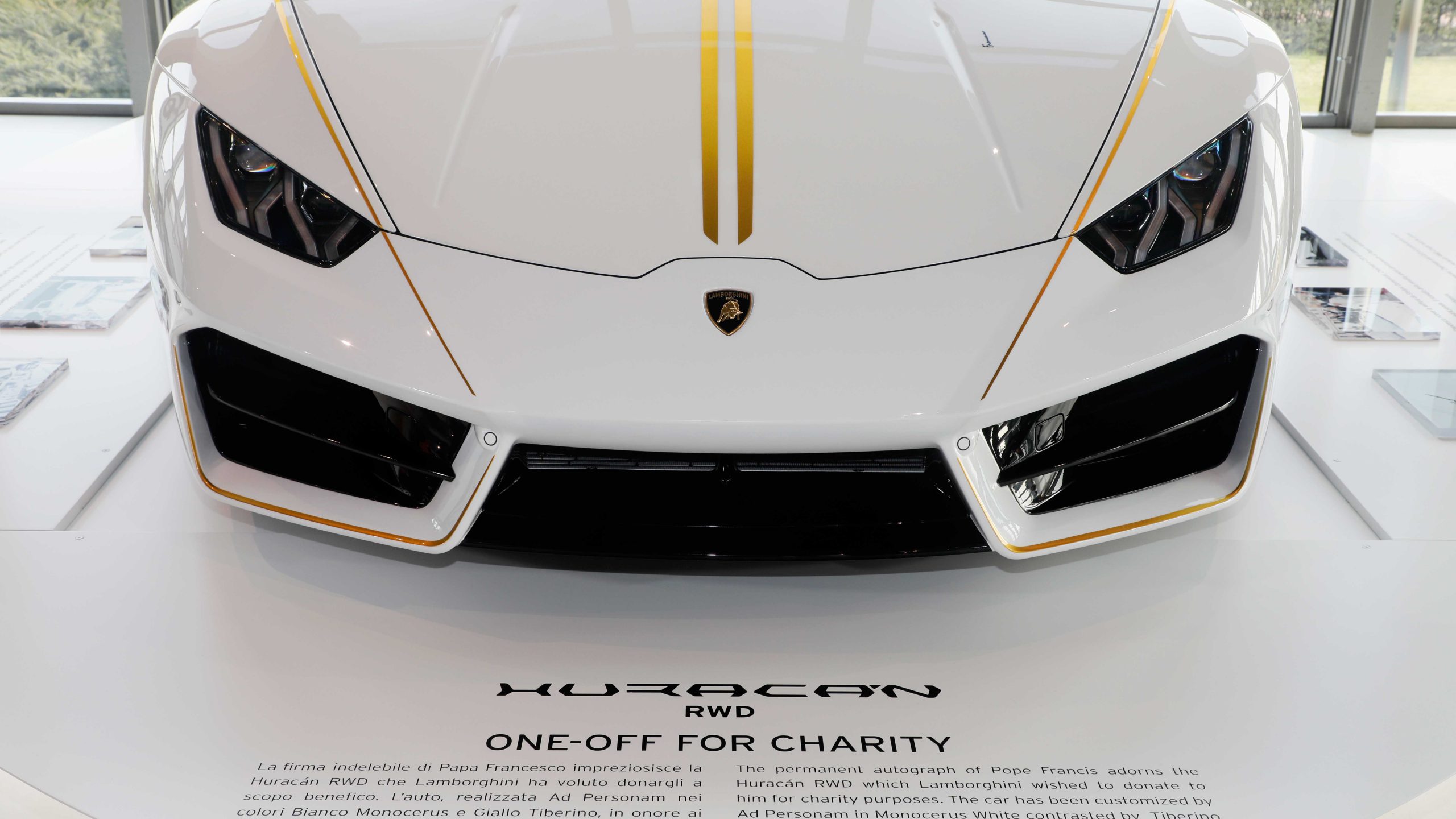 Rusland Civic at ringe The Huracán donated to Pope Francis on display at the Lamborghini Museum. |  Motor Valley